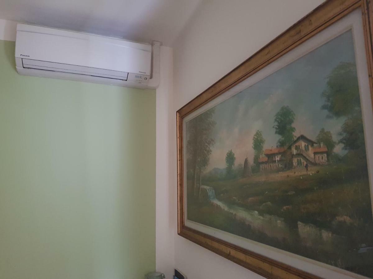 איספרה B&B Del Lago מראה חיצוני תמונה