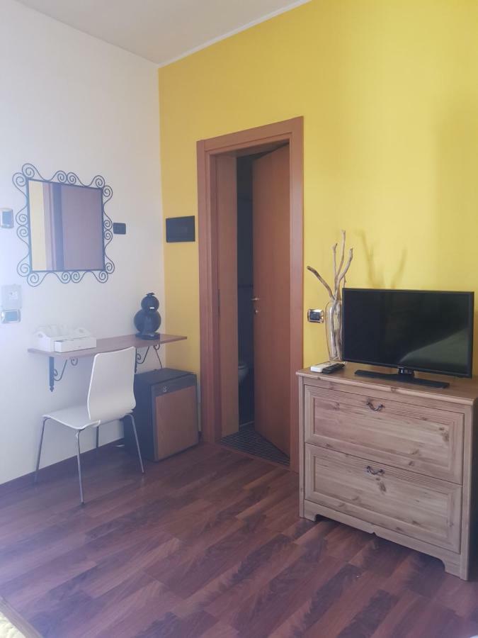 איספרה B&B Del Lago מראה חיצוני תמונה